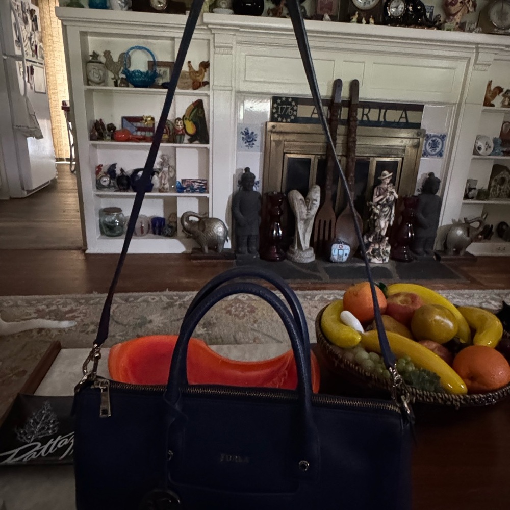 Furla Elegant Navy Blue Handbag - Picture 4 of 16